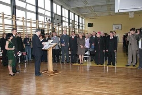 Przemowa prezydenta miasta Lublin w sali gimnastycznej